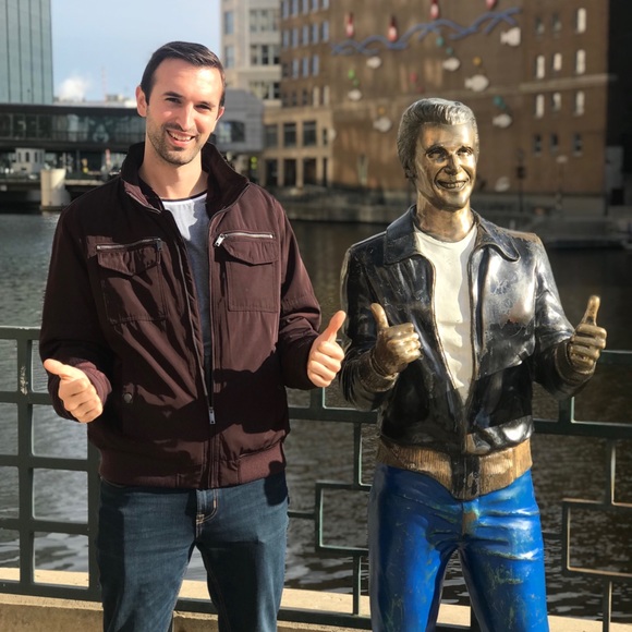 Meet your Posher, Derek - Picture 5 of 5